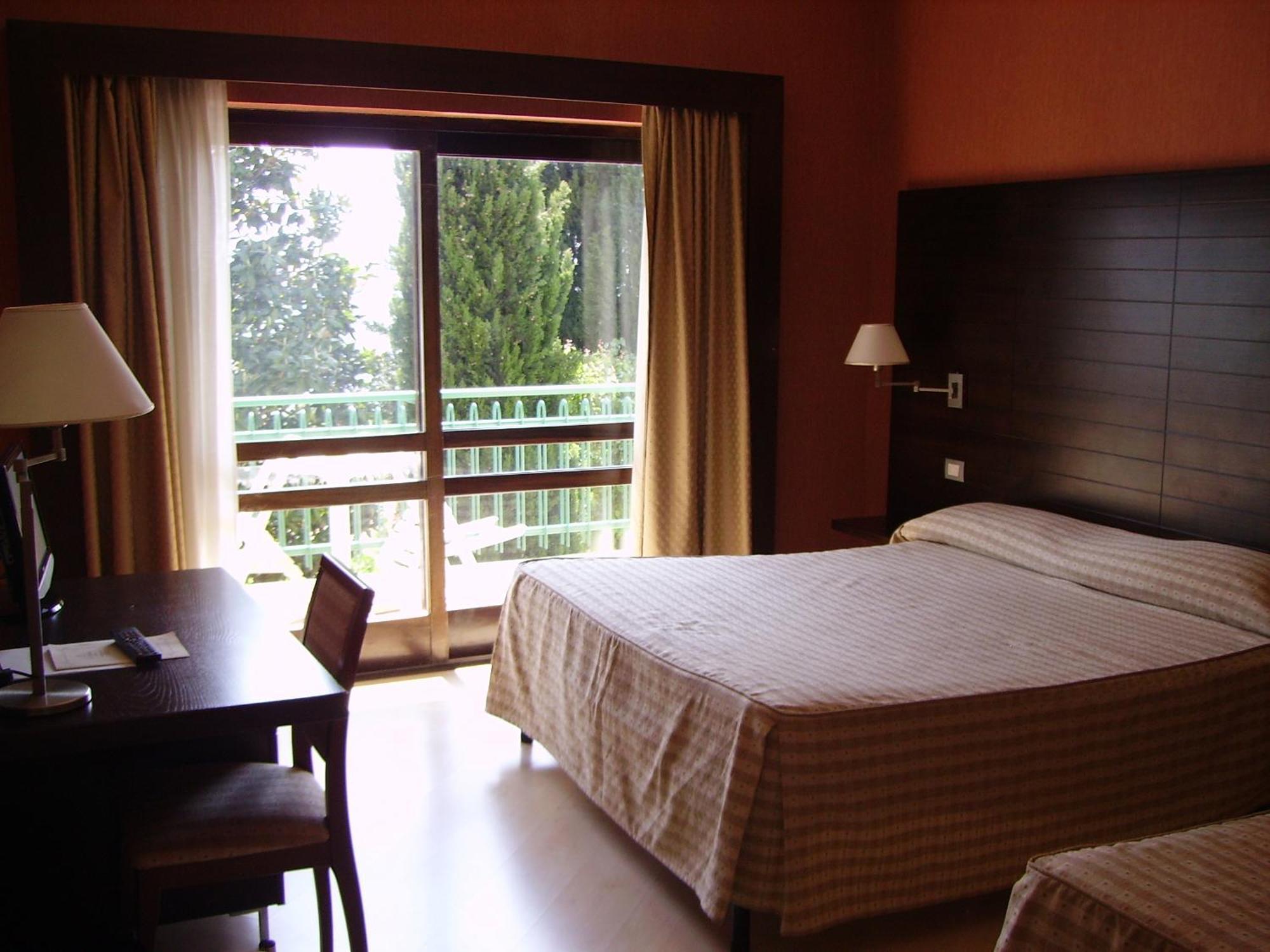 Hotel Diecimare Кава-де-Тиррени Экстерьер фото