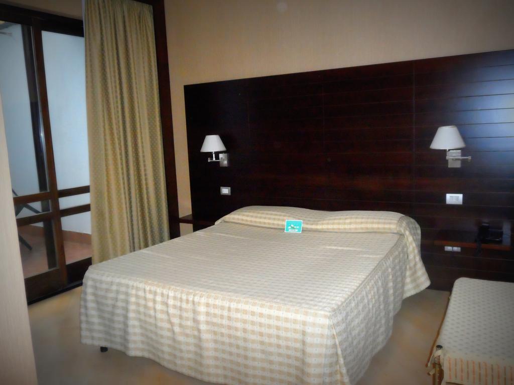 Hotel Diecimare Кава-де-Тиррени Экстерьер фото