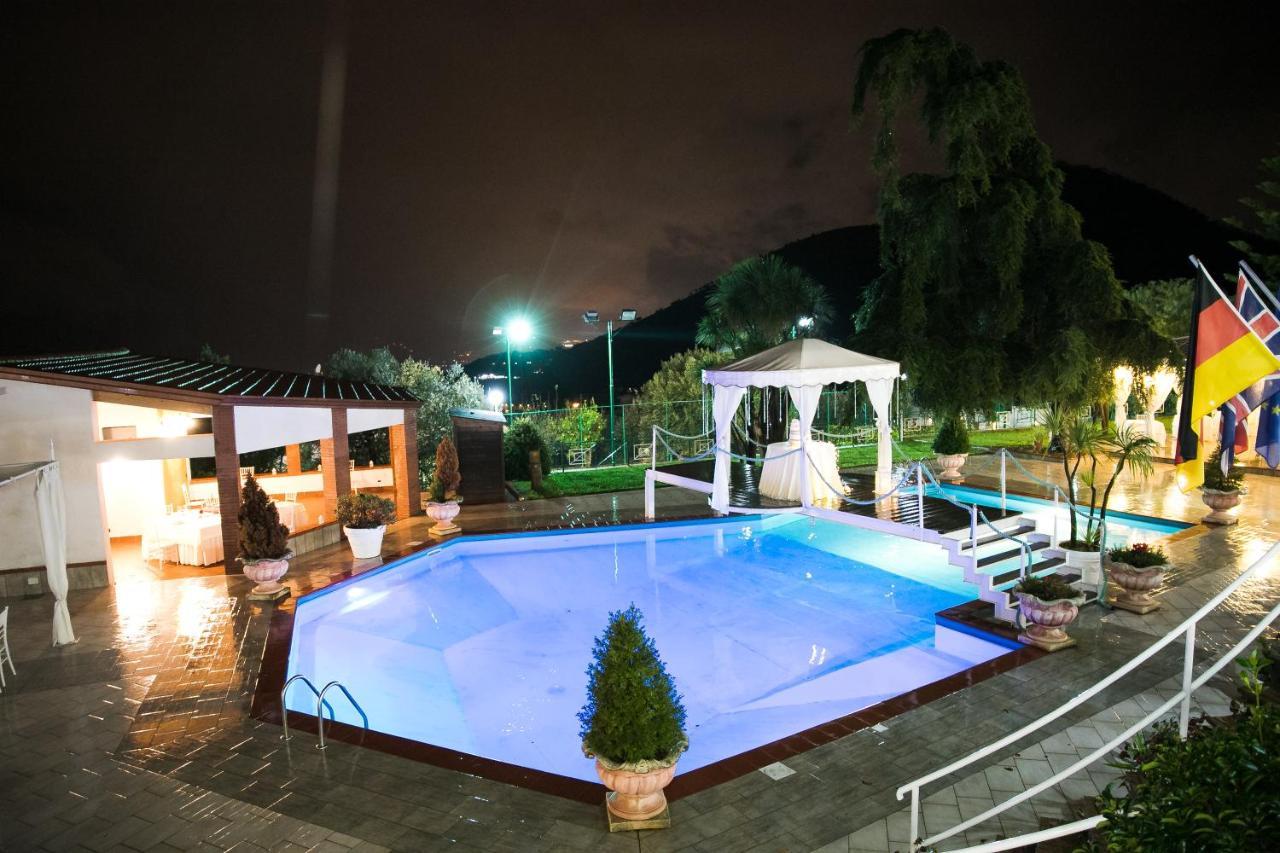 Hotel Diecimare Кава-де-Тиррени Экстерьер фото