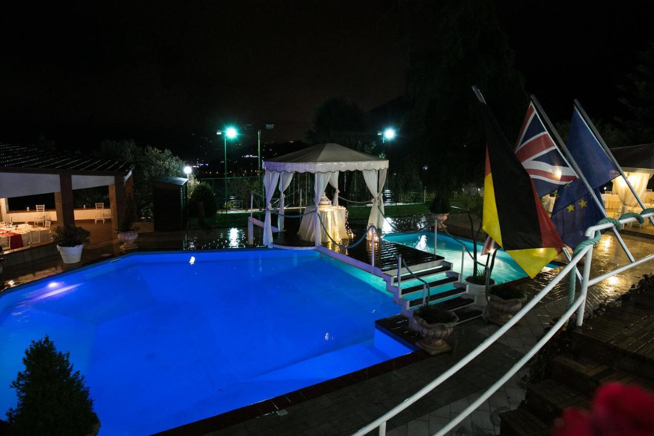 Hotel Diecimare Кава-де-Тиррени Экстерьер фото